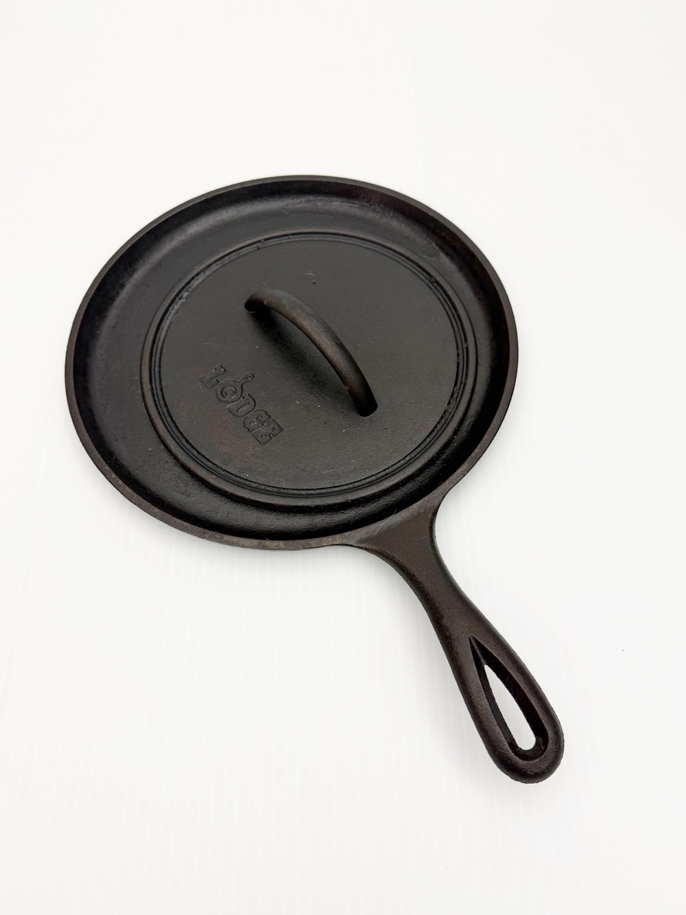 Lodge 90G Flat Cast Iron 10.5 Inch Griddle Skillet with Press